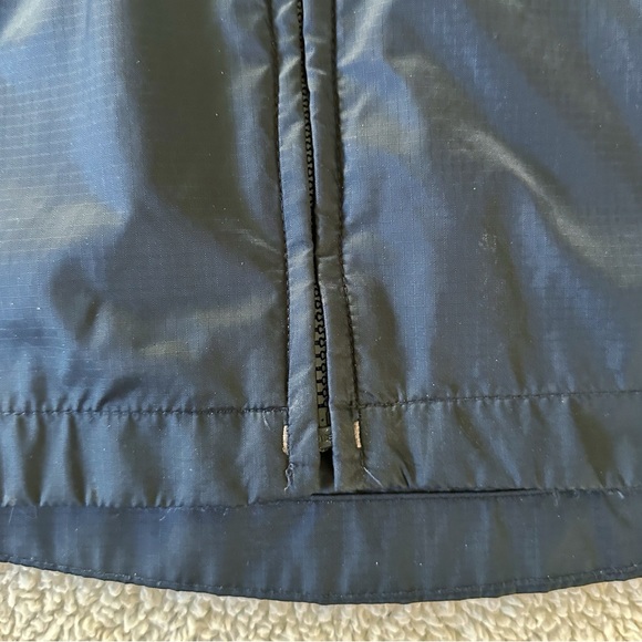 Lands’ End Lightweight Rain Jacket - Picture 8 of 14